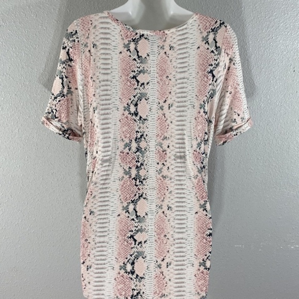 Isabella Oliver for a Pea in the Pod pink snake print midi dress - Picture 10 of 11